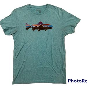 Patagonia Mens Slim Fit T-Shirt Medium (M) Cyan Color Fish Logo.